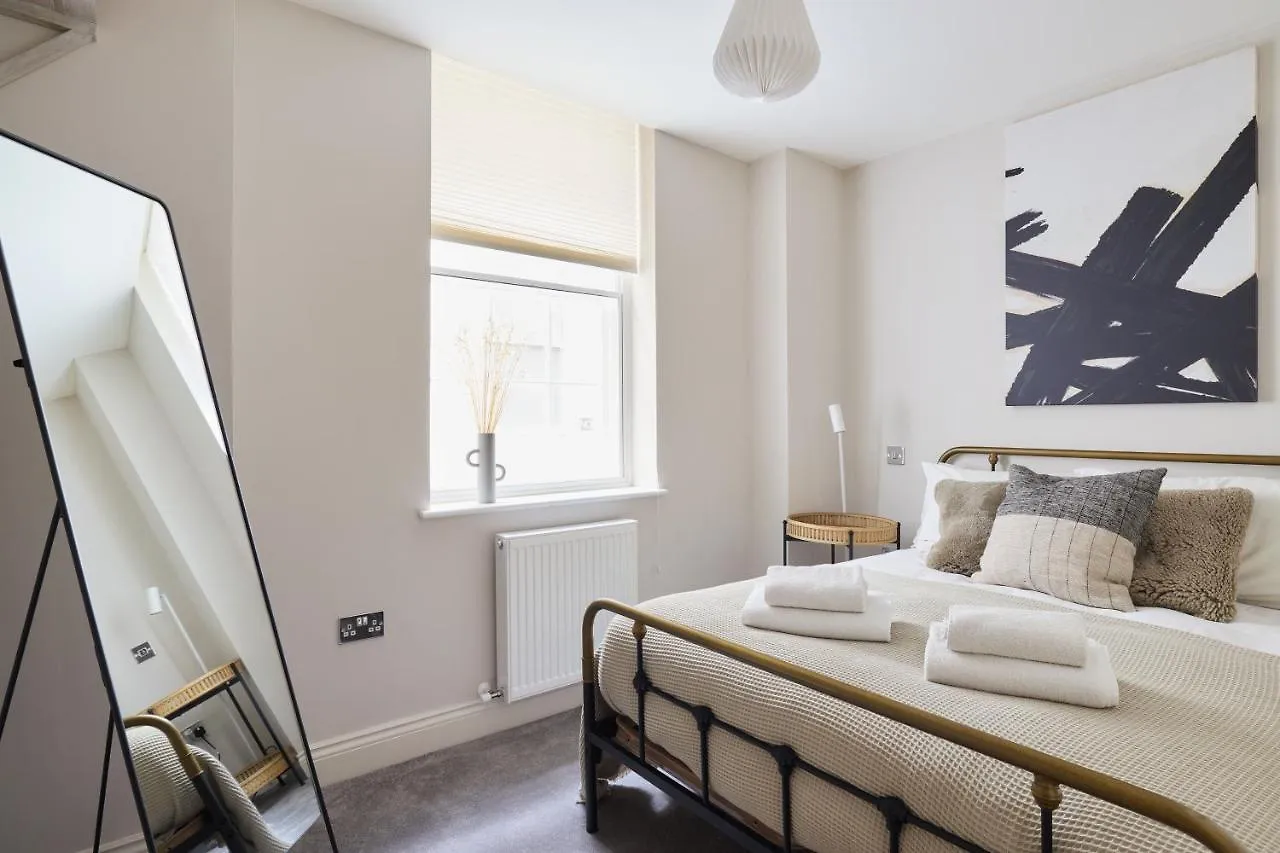 Superior Stays Luxury Apartments - Bath City Centre