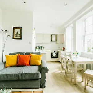 Luxury 1 Bed Flat, Spectacular Views Of Apartment